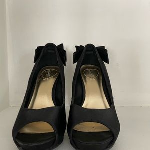 g:21 cute black satin high heels with decorative bow SIZE 7